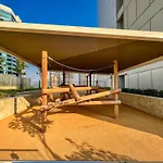 Luxury 2Bd Apt With Pool Gym & Burj Khalifa Views